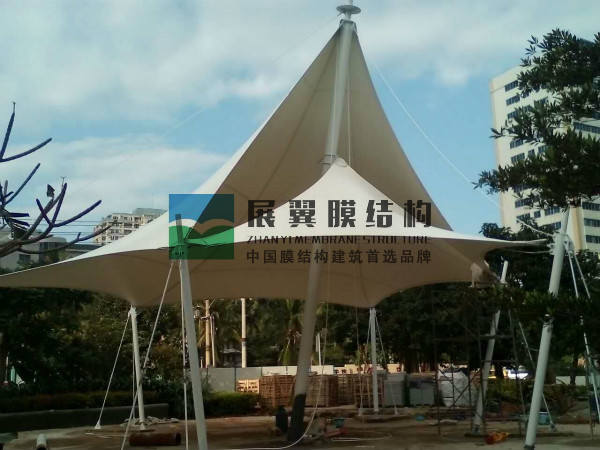 ?？谛∮螆@景觀膜結(jié)構(gòu)工程完工
