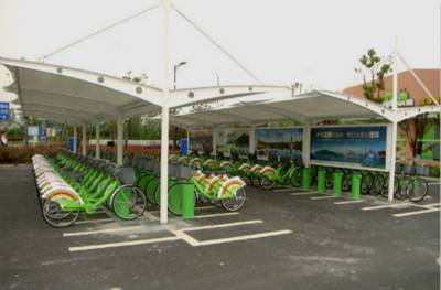 公共自行車長期日曬雨淋，市民呼吁裝車棚